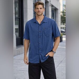 Quiksilver Blue Short Sleeve Button Up Shirt Men’s XL Casual Surf Skate